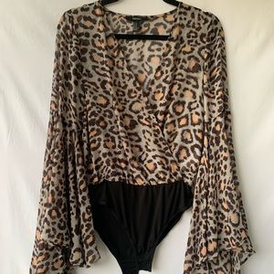 Bodysuit new extra bell sleeves ❤️